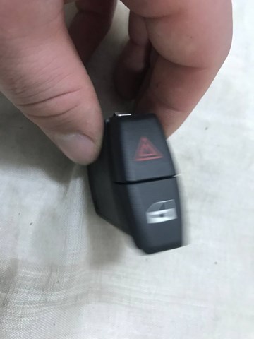 Кнопка аварийной сигнализации 61316919506 BMW