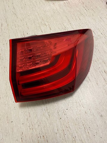 Задний правый внешний фонарь 63217203234 BMW