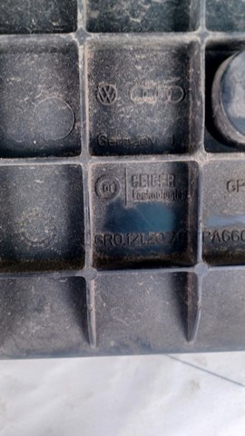 VAG 6R0121207 Диффузор радиатора в наличии Полтава