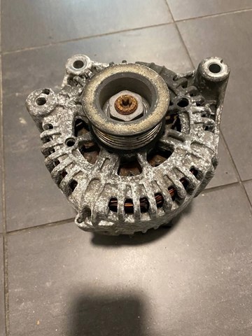 Генератор автомобильный 7802471 BMW