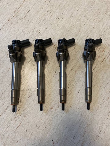 Форсунка дизельная в сборе 8514148 BMW