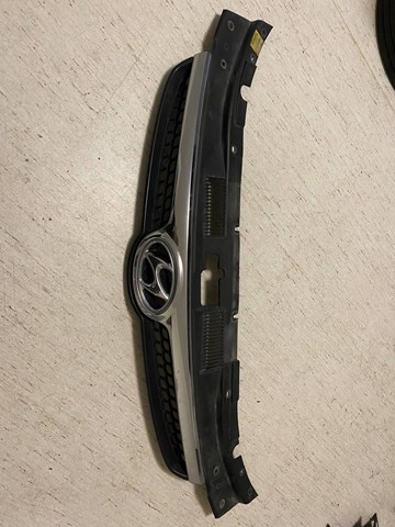 Решетка радиатора 863512L000 HYUNDAI