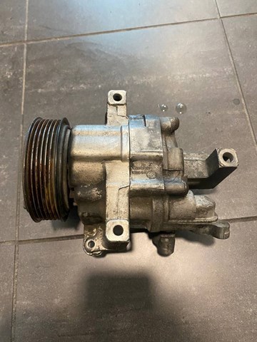 Компрессор системы кондиционирования 883100H010 TOYOTA