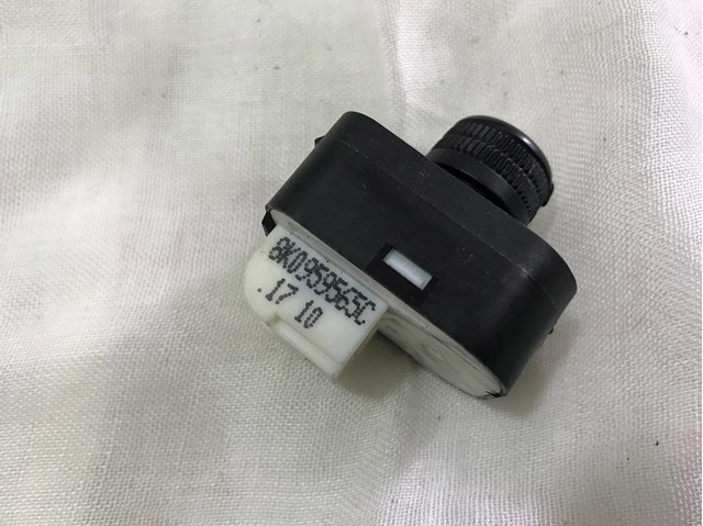 Регулятор зеркал 8K0959565C VAG