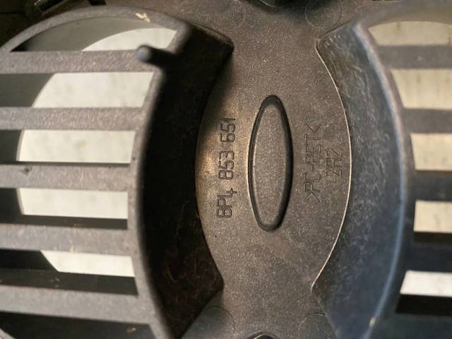 VAG 8P4853651 Решетка радиатора в наличии Черкассы