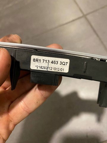 Накладка консоли рычага переключения передач АКПП 8R17134633Q7 VAG