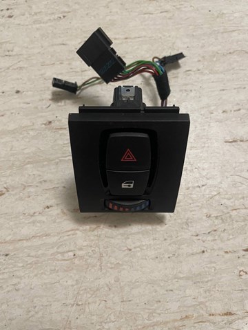 Кнопка включения аварийного сигнала 9231786 BMW