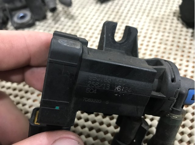 FIAT 9801887680 Клапан преобразователь давления наддува (соленоид)  в наличии Каменское