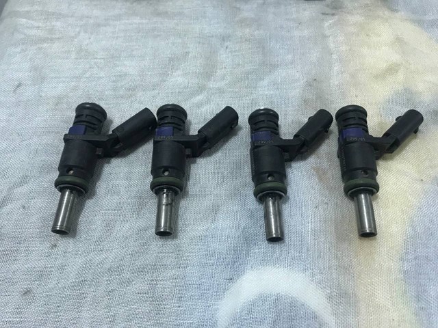 Форсунки A0000788749 MERCEDES