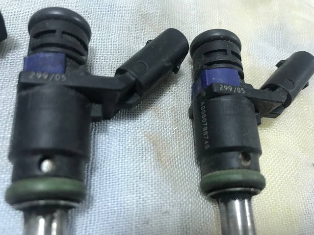 MERCEDES A0000788749 Форсунка впрыска топлива в наличии Ужгород