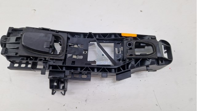 Держатель наружной ручки двери, передней правой A0997601800 MERCEDES