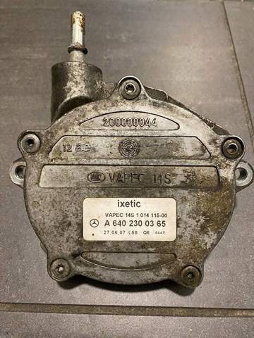 Механический вакуумный насос A6402300365 MERCEDES