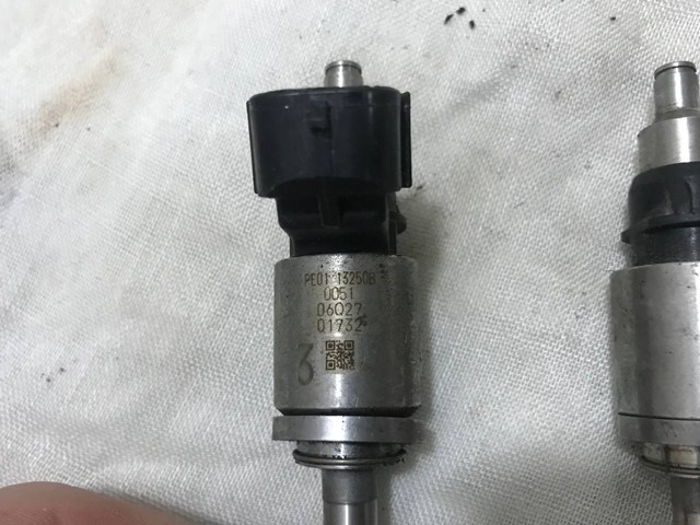 MAZDA PE0113250B Форсунка впрыска топлива в наличии Кривой Рог