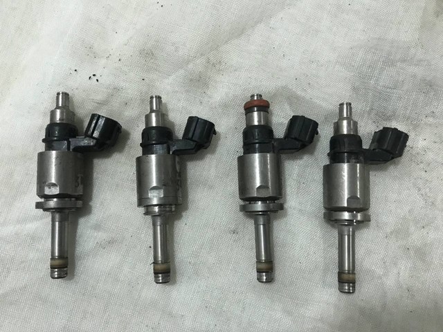 MAZDA PE0113250B Форсунка впрыска топлива в наличии Ирпень