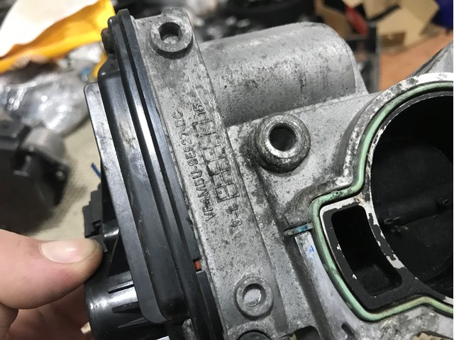 VP4M5U9E927DC FORD Дроссельная заслонка в сборе купить в Чернигов