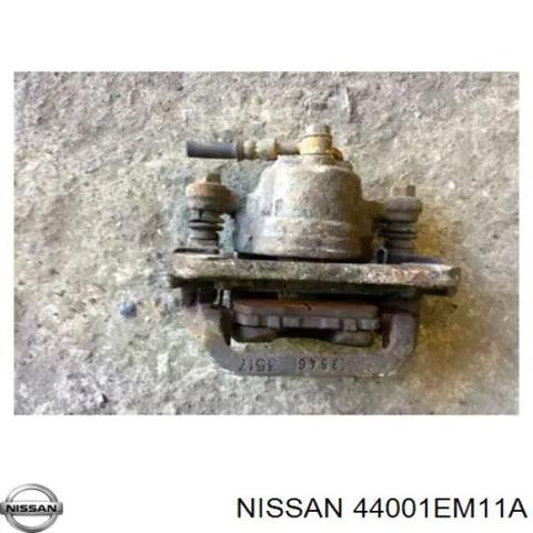 Задний правый суппорт 44001EM11A NISSAN