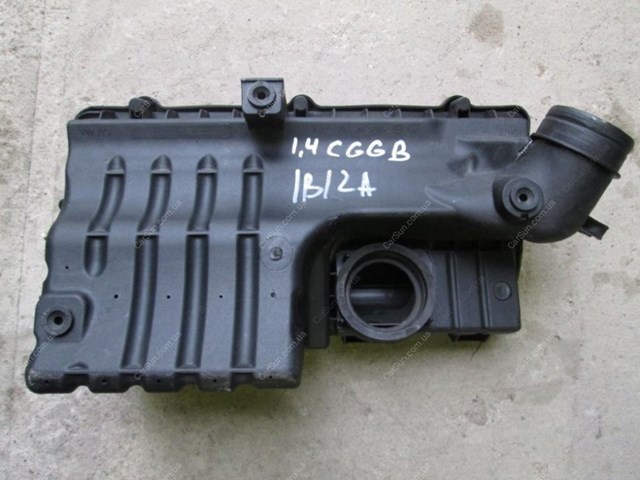 Корпус воздушного фильтра в сборе 036129611CD VAG
