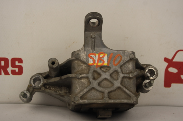 Подушка (опора) двигателя, левая 21830L1350 HYUNDAI