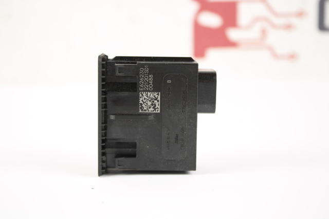 USB-разветвитель 253316UA0 NISSAN