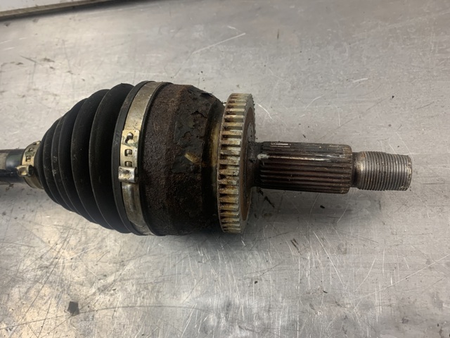 Полуось передняя левая 49500C5400 HYUNDAI