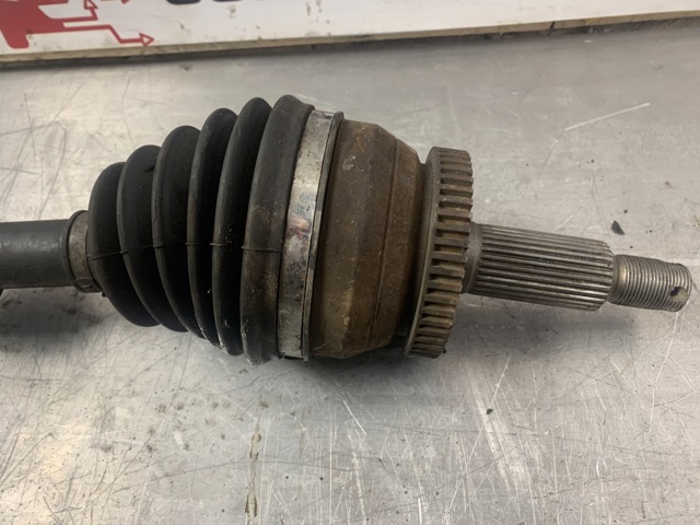 HYUNDAI 495011U200 Полуось передняя в наличии Ирпень