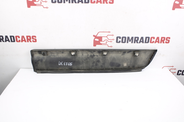 Молдинг задней правой двери, нижний 51137205782 BMW