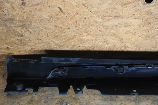 51777308056 BMW Накладка (молдинг) порога наружная правая купить в Полтава