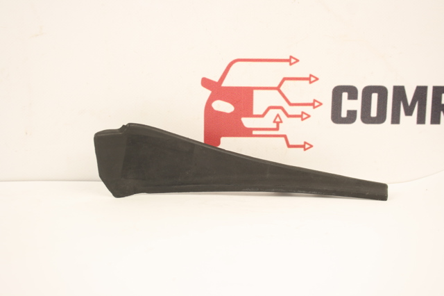 NISSAN 668944CL0A Уплотнитель крыла в наличии Тернополь