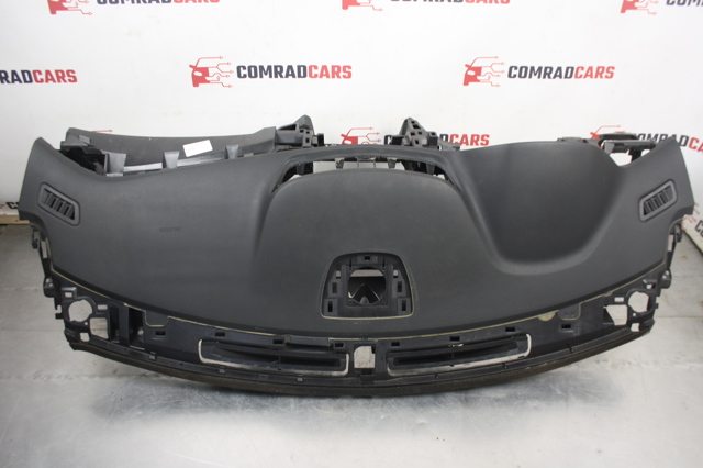 Передняя панель 682009TB3A NISSAN