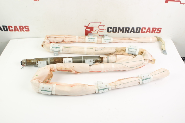 Шторка боковая правая 7030A364 MITSUBISHI