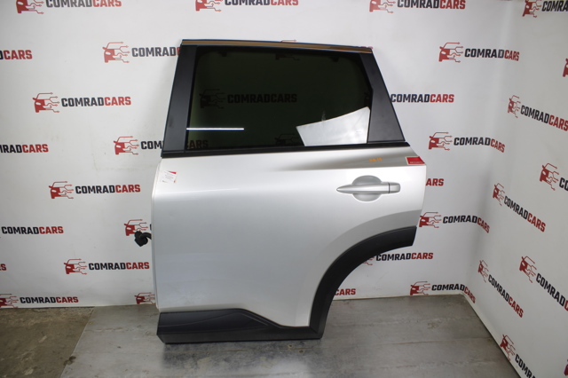 Дверь задняя, левая 821016RR0B NISSAN