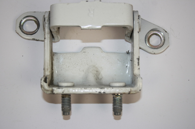 Петля задней двери, правой 824003NA1A NISSAN