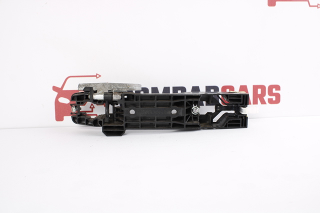 Держатель наружной ручки двери, задней левой 826116RR0A NISSAN