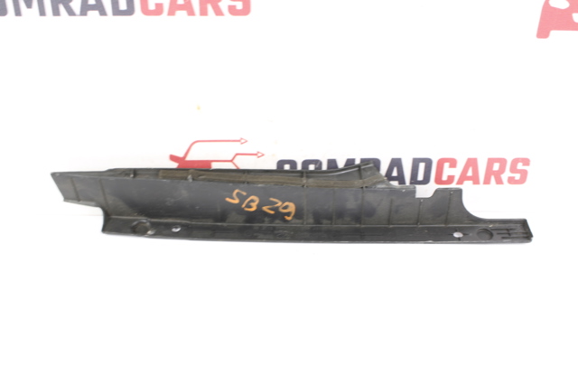 Уплотнитель крыла 841403S000 HYUNDAI