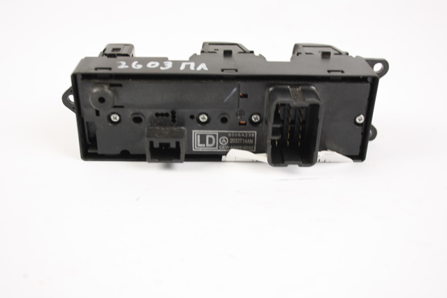 Кнопки переднего левого стеклоподъёмника 8608A238 MITSUBISHI