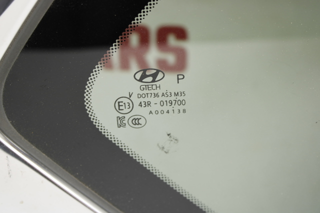 Стекло багажного отсека, правое 87820S1100 HYUNDAI