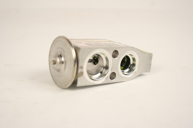 Клапан TRV, кондиционера 922006GU0A NISSAN