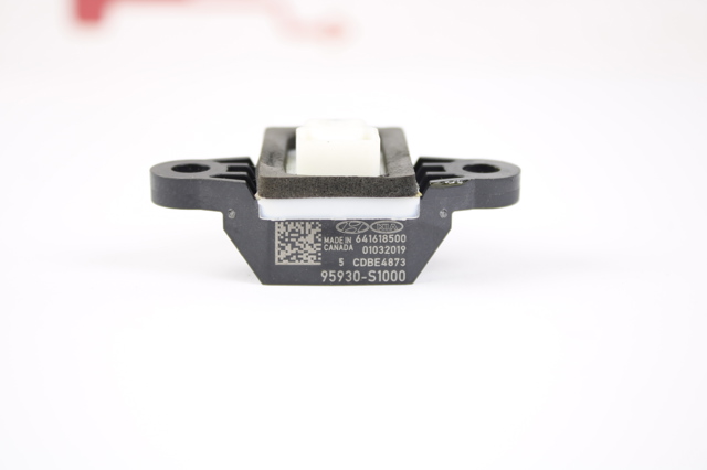 HYUNDAI 95930S1000 Датчик удара в наличии Сумы