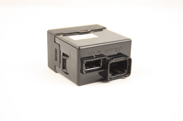 USB-разветвитель 96120J9500 HYUNDAI
