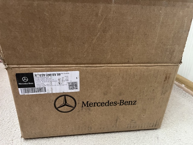 MERCEDES A6394000339 Кронштейн запасного колеса в наличии Ирпень