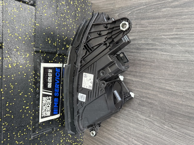 2139066408 MERCEDES Правая фара купить в Ужгород