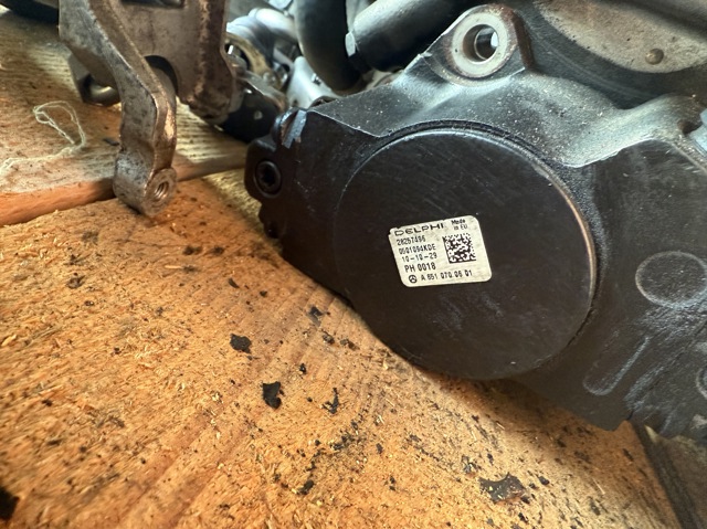 Насос топливный высокого давления A6510700601 MERCEDES
