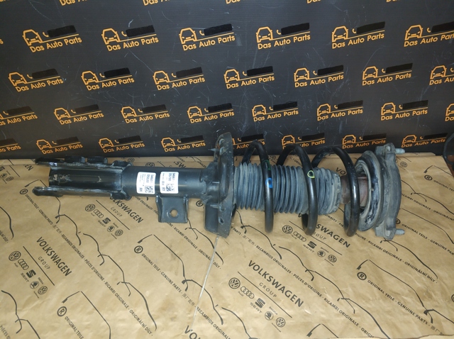 Передний правый амортизатор 54661D5700 HYUNDAI