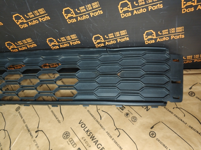 VAG 6V0853677E9B9 Решетка бампера в наличии Ровно