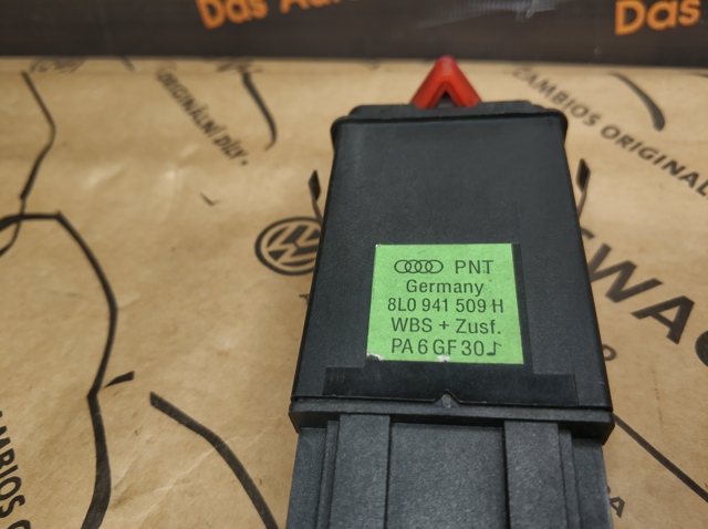 Кнопка аварийки 8L0941509H VAG