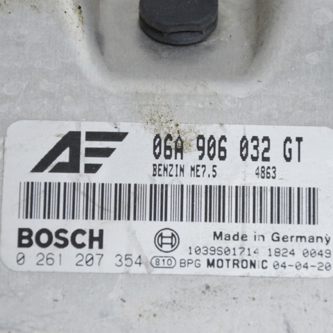 ЭБУ двигателем 06A906032GT VAG