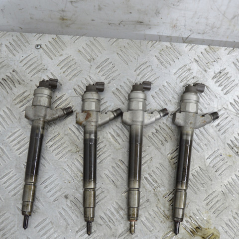 Форсунка дизельная в сборе 6C1Q9K546AC FORD