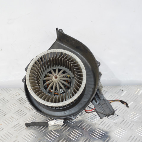 Моторчик печки 6R1819015 VAG