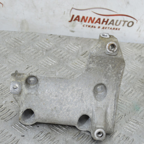Кронштейн компрессора кондиционера 7505980 BMW