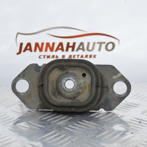 Подушка (опора) двигателя, левая 8200352861 RENAULT